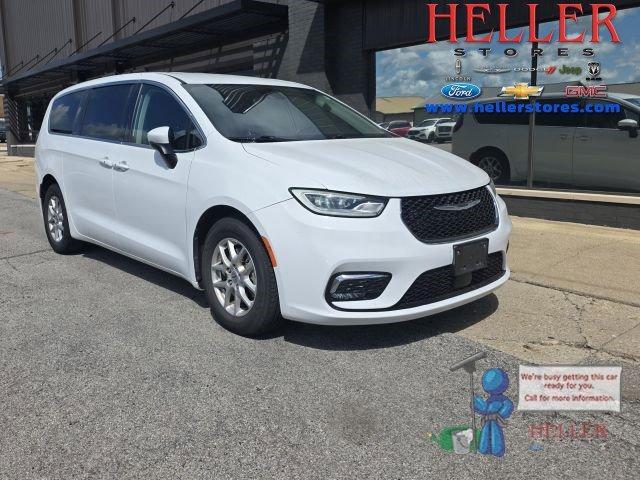 used 2023 Chrysler Pacifica car, priced at $24,962