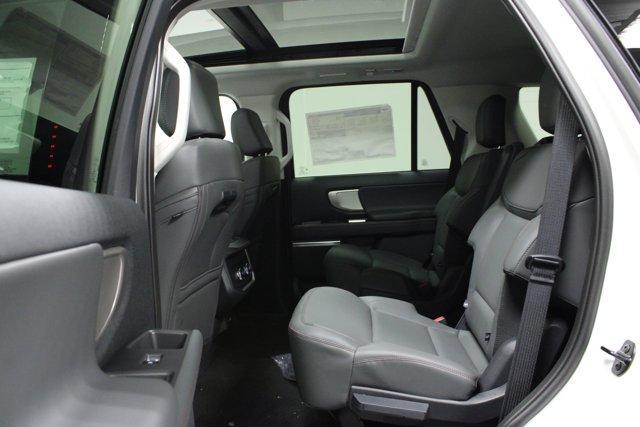 new 2025 Ford Expedition car, priced at $71,562