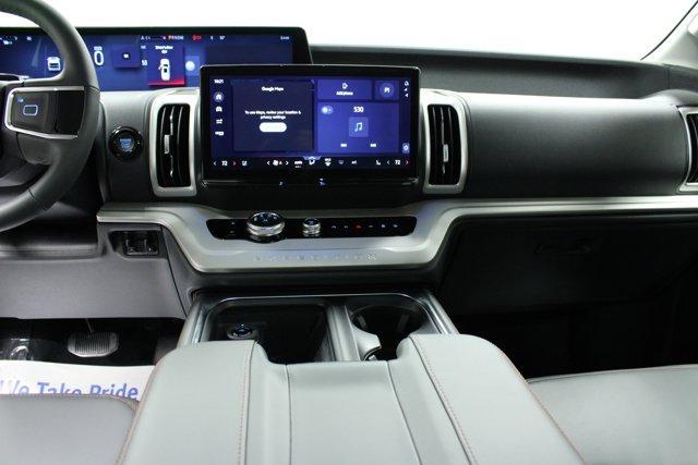 new 2025 Ford Expedition car, priced at $71,562