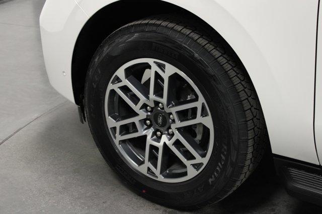 new 2025 Ford Expedition car, priced at $71,562
