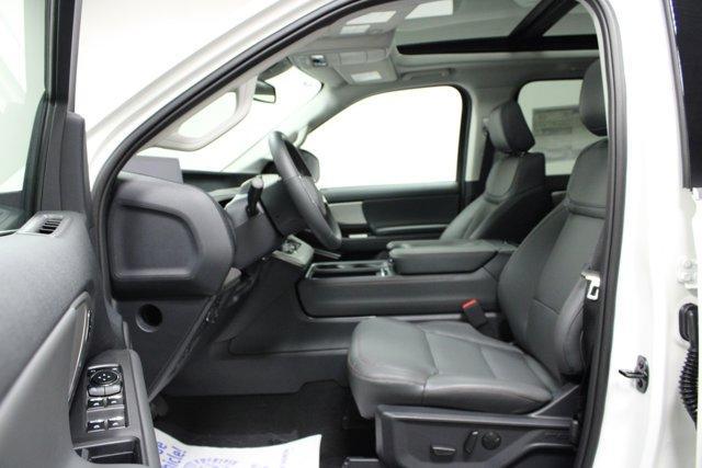 new 2025 Ford Expedition car, priced at $71,562