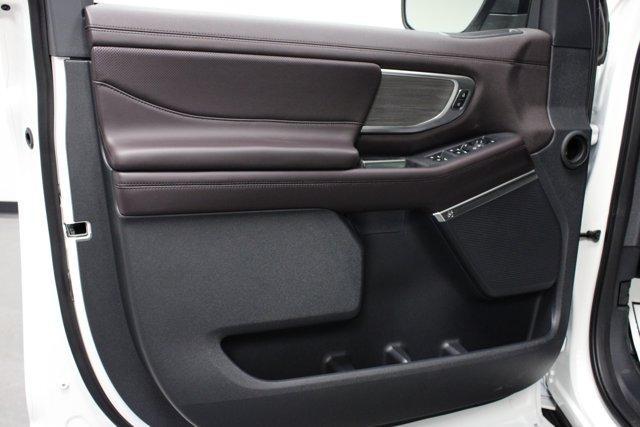 new 2025 Ford Expedition car, priced at $89,862