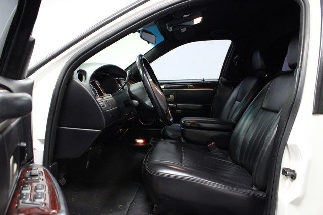 used 2003 Lincoln Town Car car, priced at $9,962