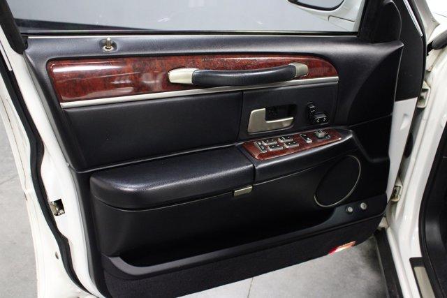 used 2003 Lincoln Town Car car, priced at $9,962