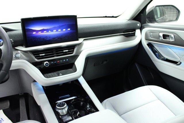 new 2025 Ford Explorer car, priced at $57,462