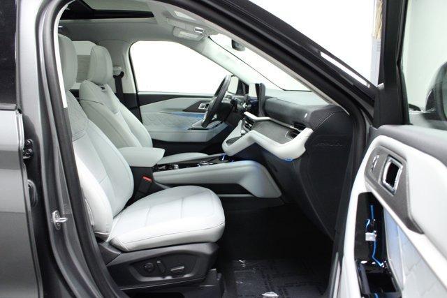 new 2025 Ford Explorer car, priced at $57,462