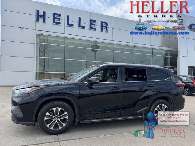 used 2021 Toyota Highlander car, priced at $35,962