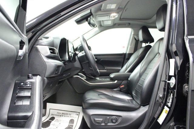 used 2021 Toyota Highlander car, priced at $35,962