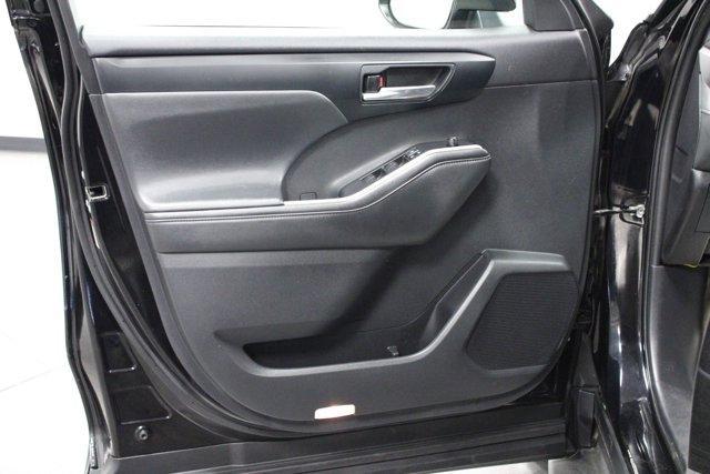 used 2021 Toyota Highlander car, priced at $35,962