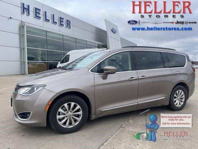 used 2017 Chrysler Pacifica car, priced at $8,962