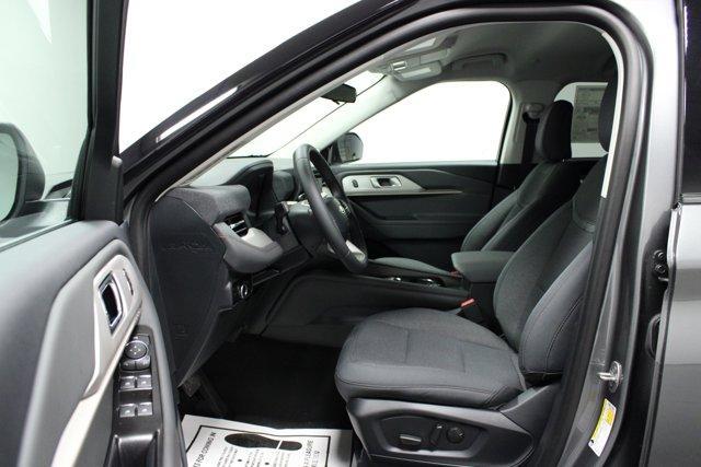 new 2025 Ford Explorer car, priced at $40,738