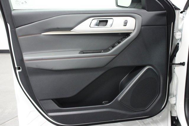 new 2025 Ford Explorer car, priced at $47,284