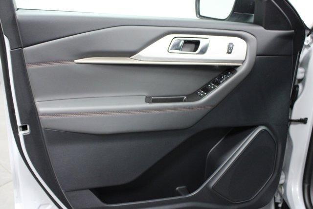 new 2025 Ford Explorer car, priced at $45,662