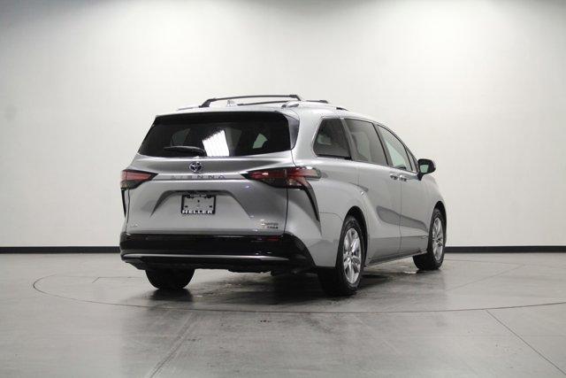 used 2021 Toyota Sienna car, priced at $33,962