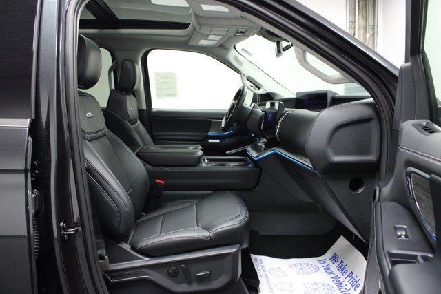 new 2025 Ford Expedition car, priced at $76,162