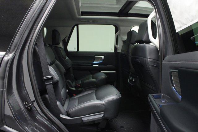 new 2025 Ford Expedition car, priced at $76,162
