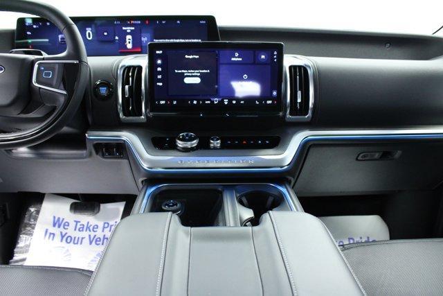 new 2025 Ford Expedition car, priced at $76,162
