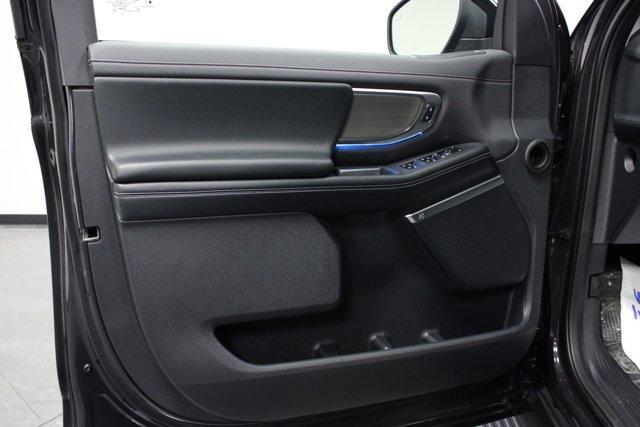 new 2025 Ford Expedition car, priced at $76,162