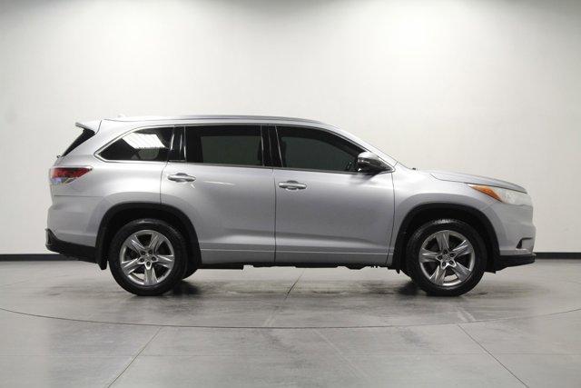 used 2015 Toyota Highlander car, priced at $13,962