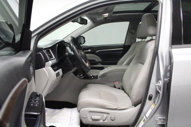 used 2015 Toyota Highlander car, priced at $13,962