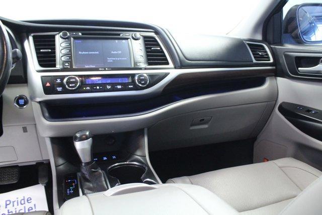 used 2015 Toyota Highlander car, priced at $13,962