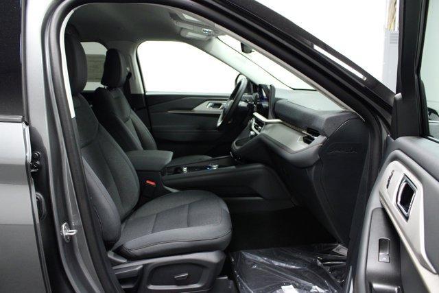 new 2025 Ford Explorer car, priced at $40,962