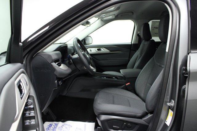 new 2025 Ford Explorer car, priced at $40,962