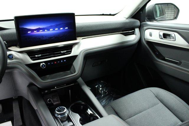 new 2025 Ford Explorer car, priced at $40,962