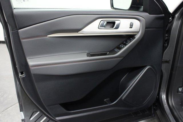 new 2025 Ford Explorer car, priced at $40,962