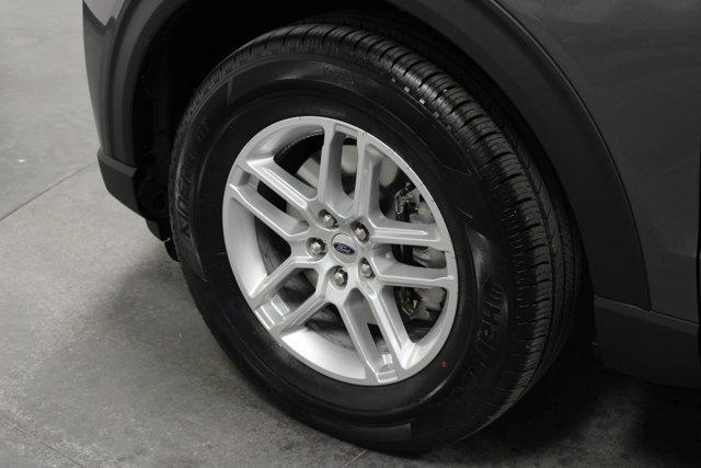 new 2025 Ford Explorer car, priced at $40,962