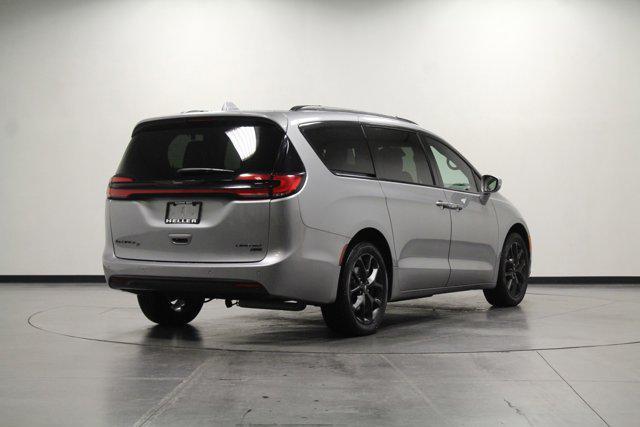 used 2021 Chrysler Pacifica car, priced at $30,962