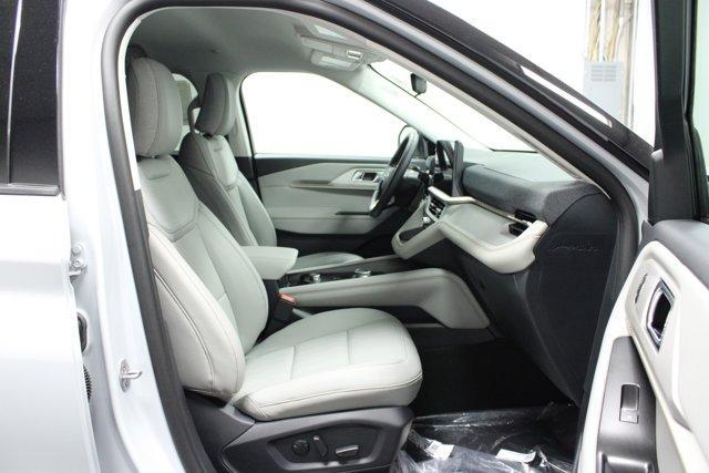 new 2025 Ford Explorer car, priced at $45,662