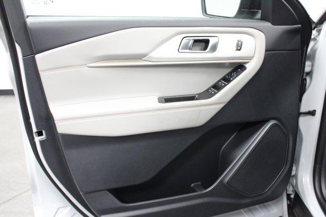 new 2025 Ford Explorer car, priced at $45,662