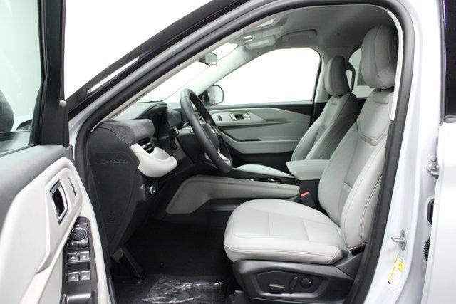 new 2025 Ford Explorer car, priced at $45,662