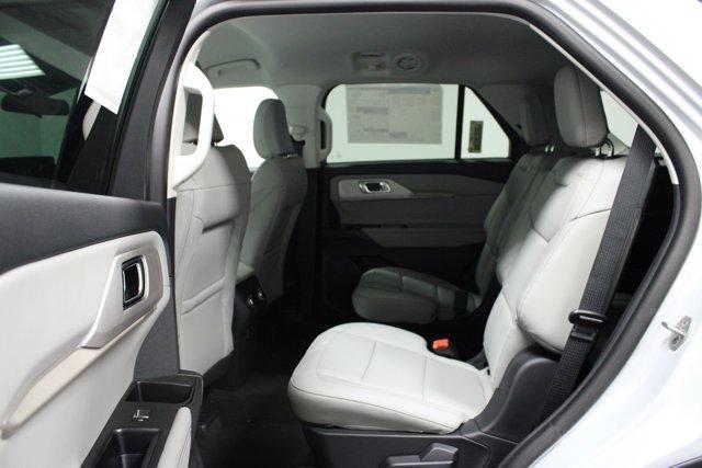 new 2025 Ford Explorer car, priced at $45,662