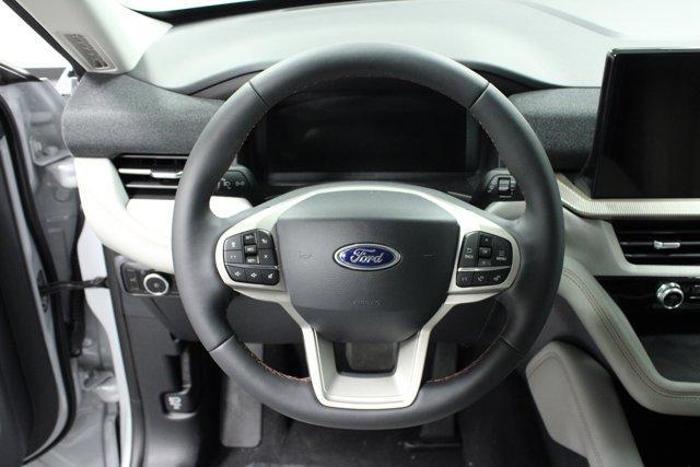 new 2025 Ford Explorer car, priced at $45,662