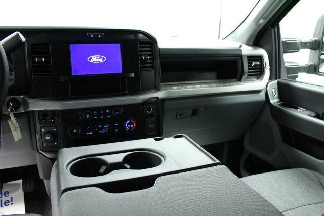 new 2025 Ford F-250 car, priced at $65,362