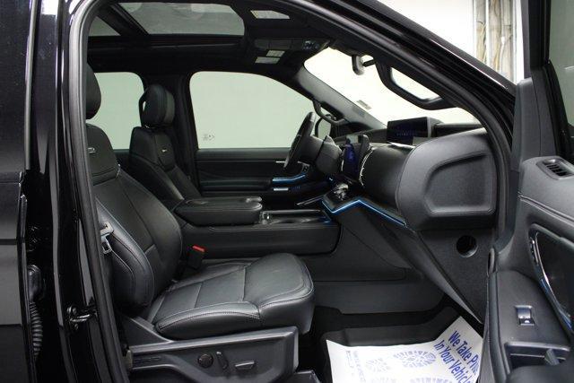 new 2025 Ford Expedition car, priced at $81,462
