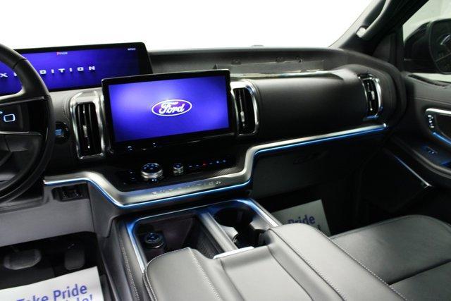 new 2025 Ford Expedition car, priced at $81,462