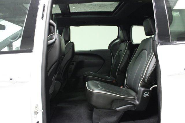 used 2025 Chrysler Pacifica car, priced at $38,962