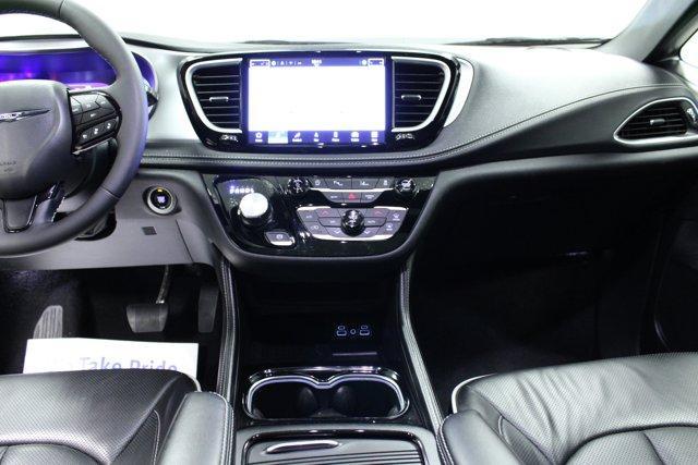 used 2025 Chrysler Pacifica car, priced at $38,962