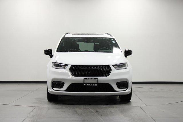 used 2025 Chrysler Pacifica car, priced at $38,962
