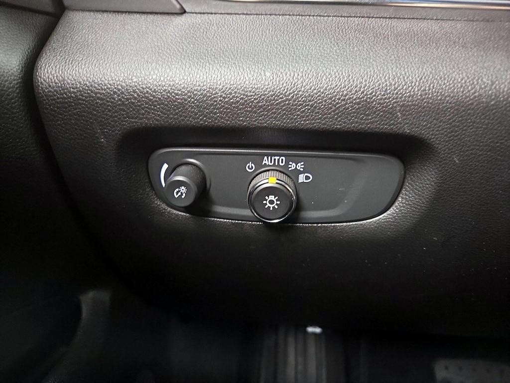 used 2021 Chevrolet Traverse car, priced at $29,998