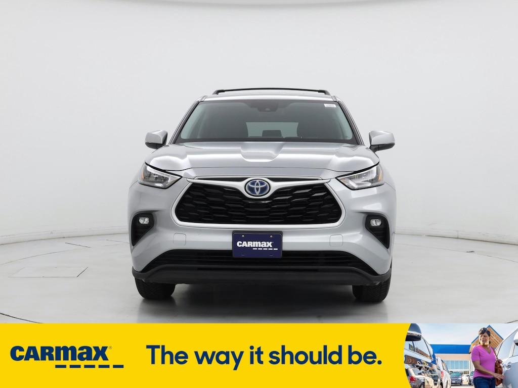 used 2020 Toyota Highlander Hybrid car, priced at $35,998