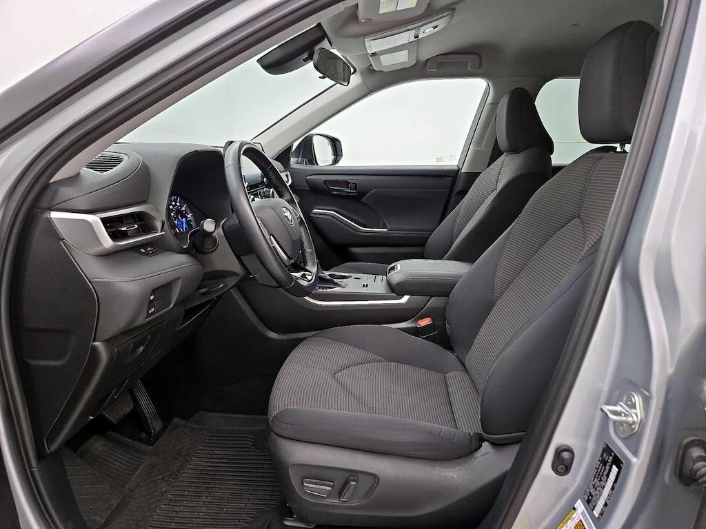 used 2020 Toyota Highlander Hybrid car, priced at $35,998