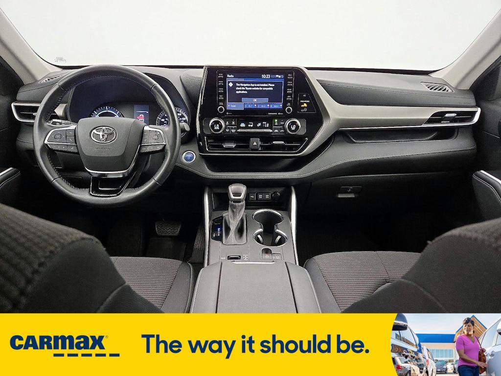 used 2020 Toyota Highlander Hybrid car, priced at $35,998