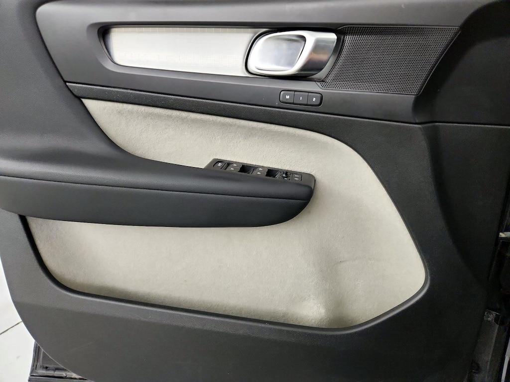 used 2020 Volvo XC40 car, priced at $26,998
