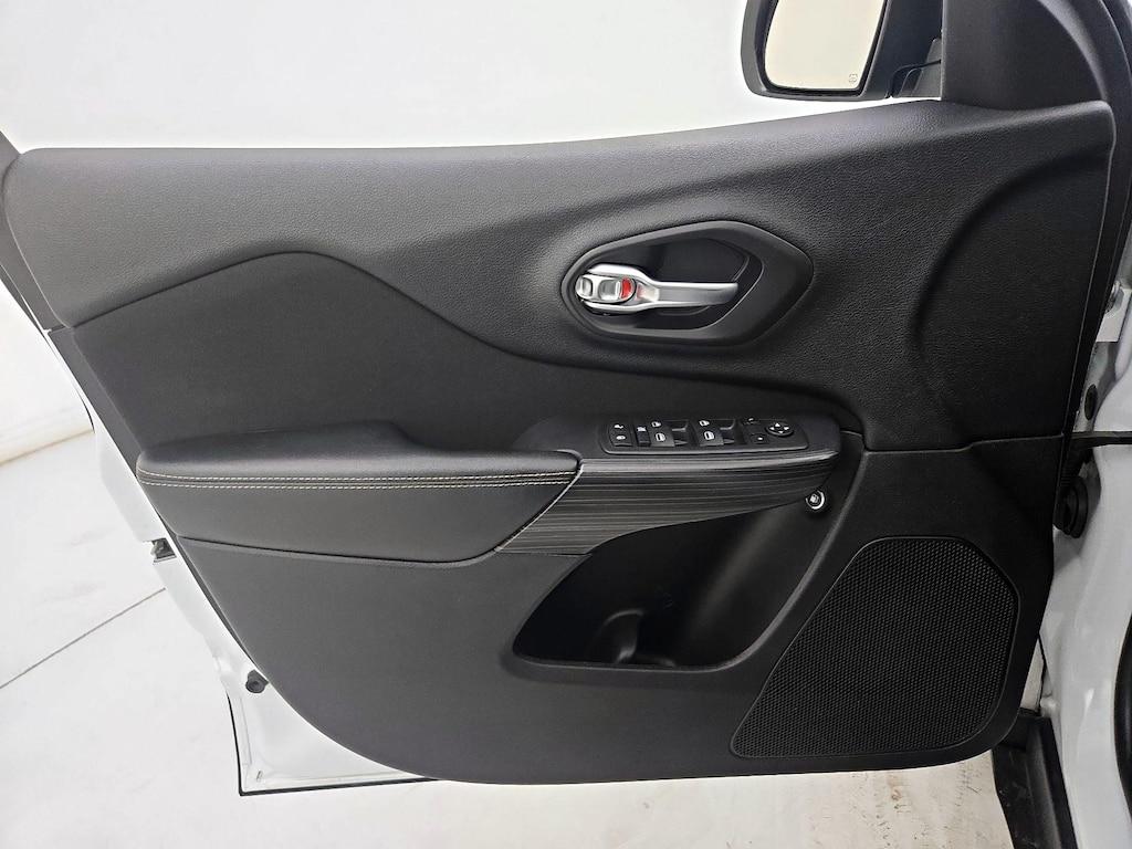 used 2016 Jeep Cherokee car, priced at $13,998