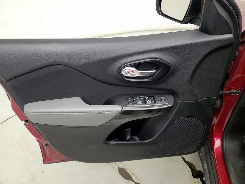 used 2014 Jeep Cherokee car, priced at $12,998