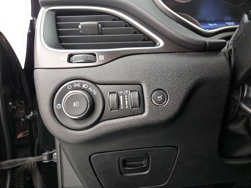 used 2021 Jeep Cherokee car, priced at $25,998